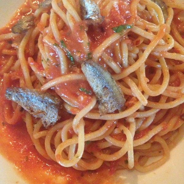 Photo taken at Oliveto Cafe &amp; Restaurant by Sam K. on 5/15/2014