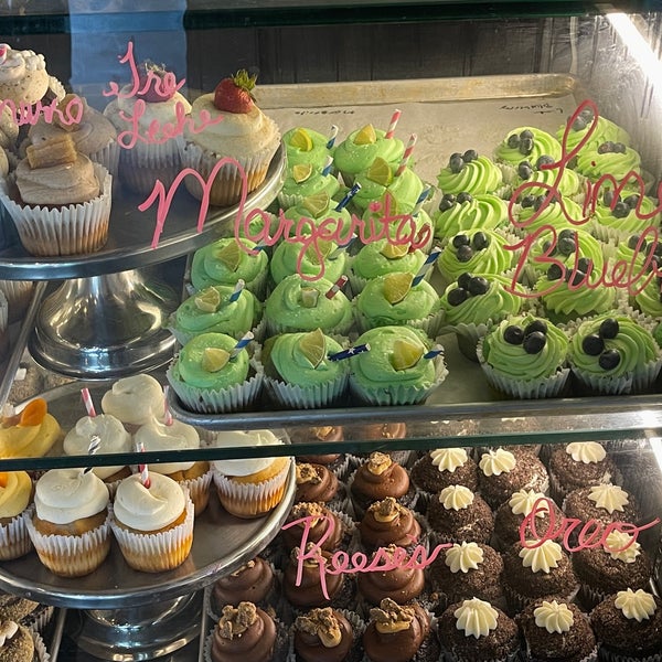 The Cupcrazed Cakery Cupcake Shop