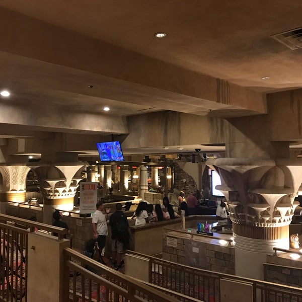 Foto tirada no(a) The Buffet at Luxor por Dawn M. em 9/15/2019