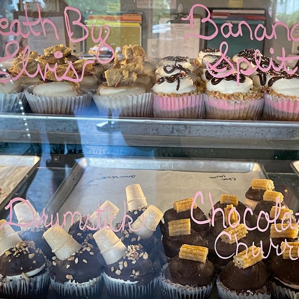 The Cupcrazed Cakery Cupcake Shop
