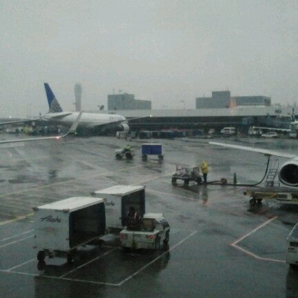 Photos At Gate C17 Airport Gate In Seatac