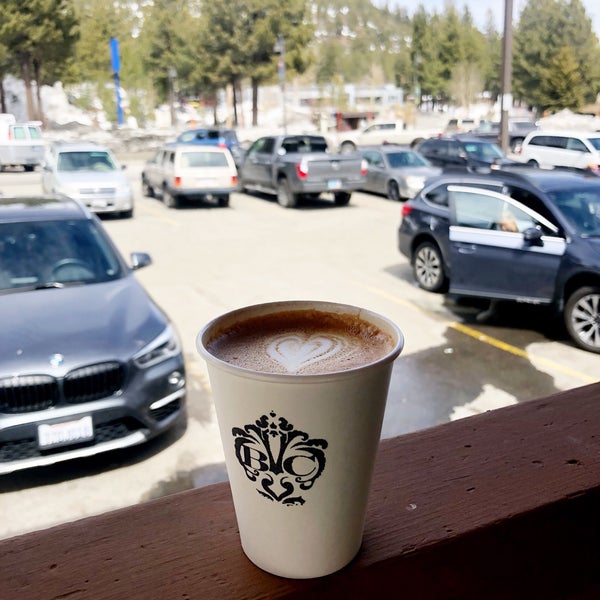 Photo taken at Black Velvet Coffee by Abdulaziz on 3/31/2018