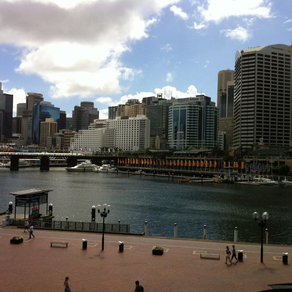 รูปภาพถ่ายที่ Sydney Convention &amp; Exhibition Centre โดย Amar Y. เมื่อ 2/19/2013