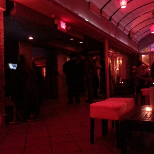 Foto tirada no(a) One Lounge por Isiah C. em 1/20/2013