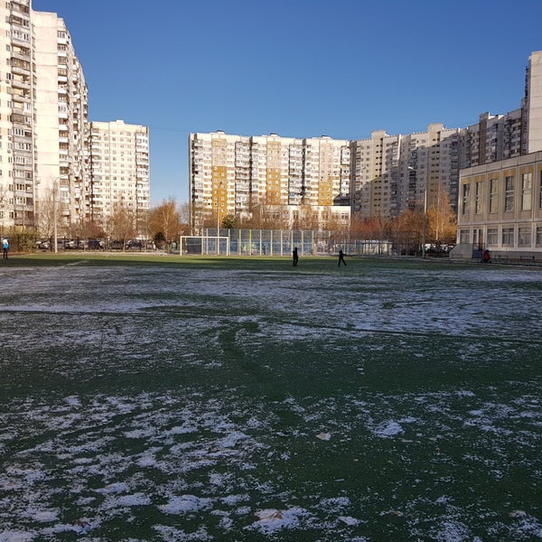 Футбольное поле в Митино