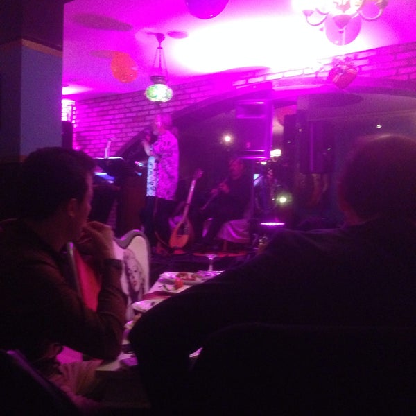 Photo taken at Villa Bar &amp; Restorant by Ferdi Ş. on 12/31/2014