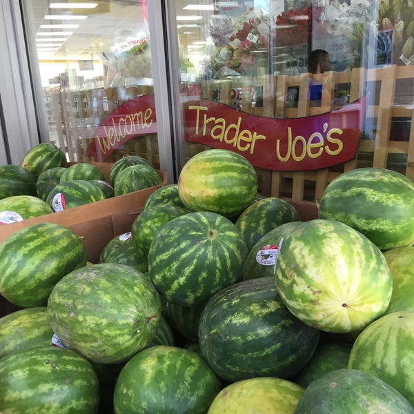 Trader Joe's Grocery Store in Oak Park
