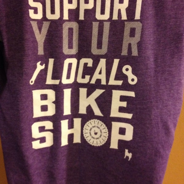 7/30/2014에 Chris F.님이 Mello Velo Bicycle Shop and Café에서 찍은 사진