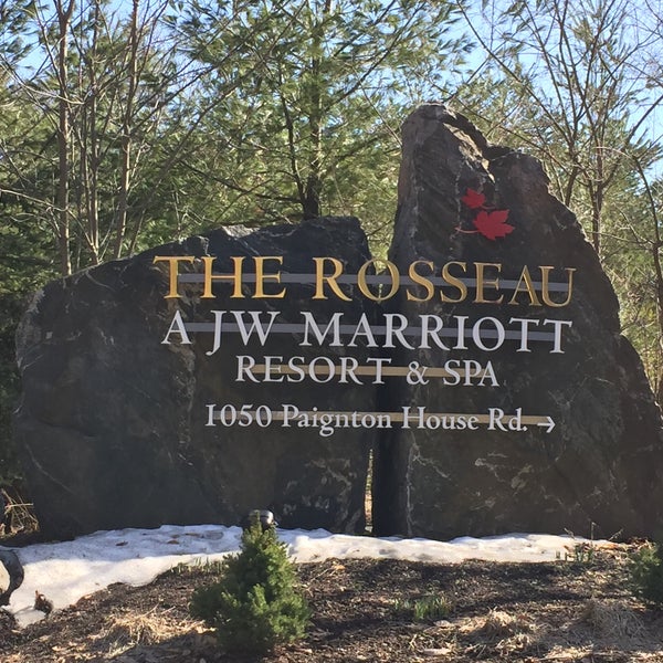 Foto tirada no(a) JW Marriott The Rosseau Muskoka Resort &amp; Spa por Fletch 🇹🇹 em 4/17/2016