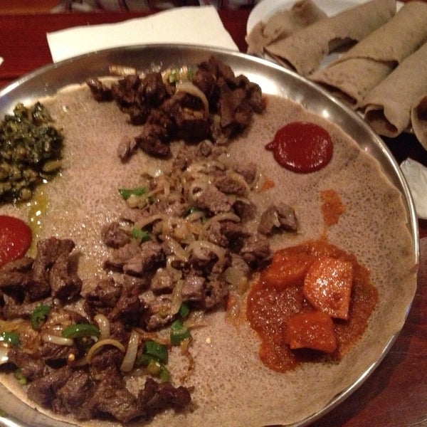 Foto scattata a Etete Ethiopian Cuisine da Fletch 🇹🇹 il 9/23/2013
