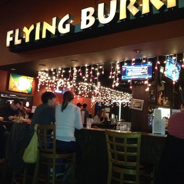 Foto tirada no(a) Original Flying Burrito por Sarah W. em 2/24/2013