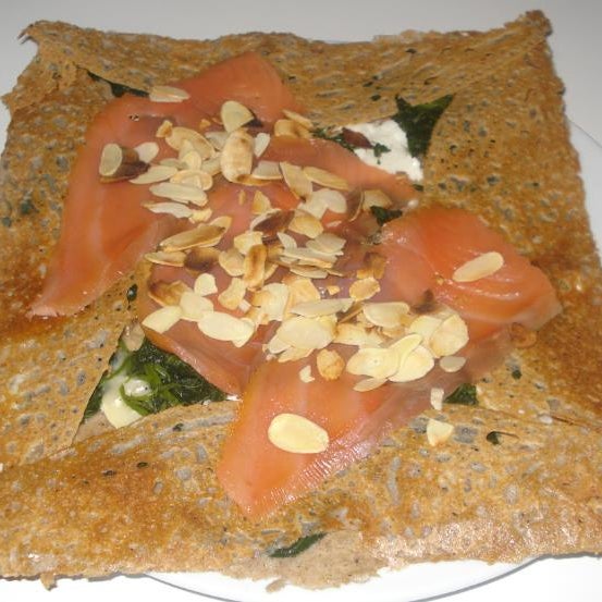 Foto diambil di Crêperie Bretonne Annaick oleh Crêperie Bretonne Annaick pada 9/19/2014