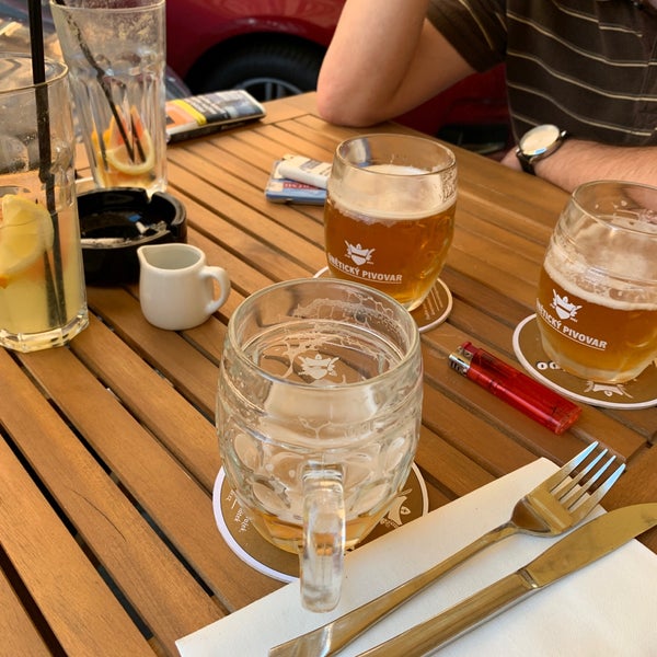 Das Foto wurde bei Dish fine burger bistro von Lobo am 6/3/2019 aufgenommen