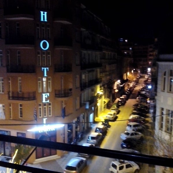Das Foto wurde bei a.d. Imperial Palace Hotel Thessaloniki von Ματίνα Λ. am 3/14/2015 aufgenommen