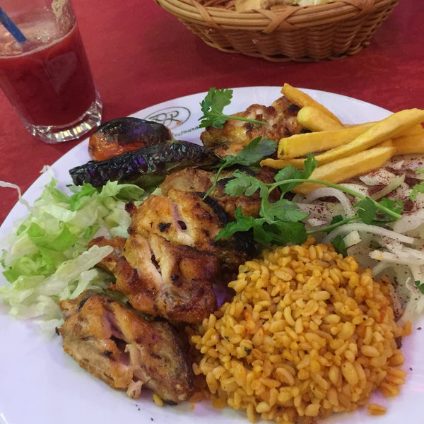 Foto tirada no(a) Anatolia Restaurant İzmir Cafe Restaurant por Özgür em 1/6/2018