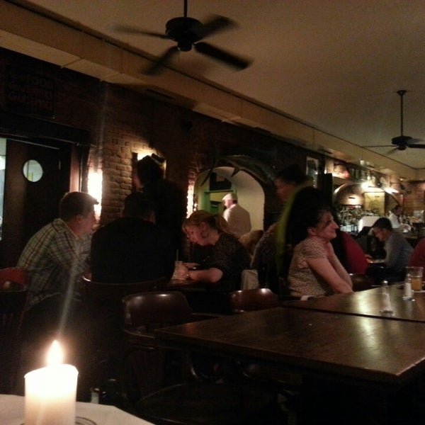 Foto tomada en Juleps New York Bar &amp; Restaurant  por Marcel R. el 8/31/2013