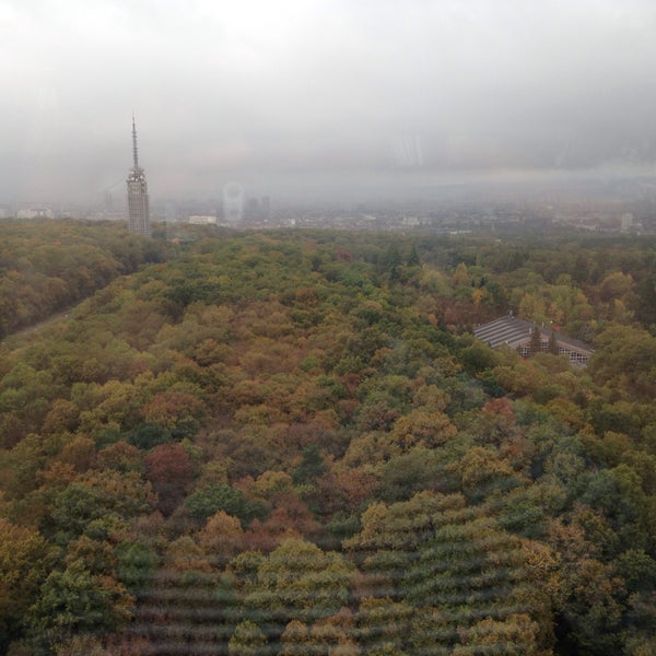 10/17/2016 tarihinde Aliziyaretçi tarafından Парк-хотел Москва (Park-hotel Moskva)'de çekilen fotoğraf