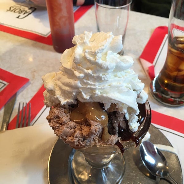 Photo taken at Cabot&#39;s Ice Cream &amp; Restaurant by patrick n. on 1/30/2016