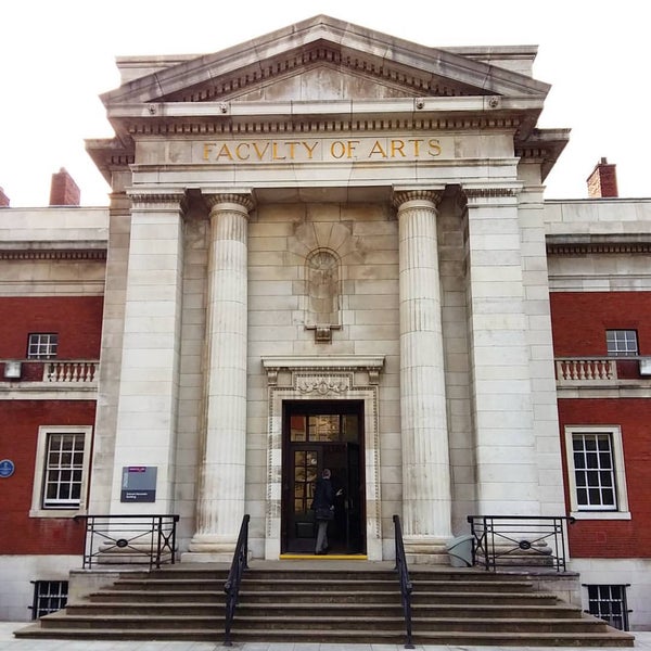 Инфраструктура манчестерского университета. Манчестерский университет фото. Артгалерея университет манчестера. Alexander buildings. Инверкаргилл новая зеландия достопримечательности.