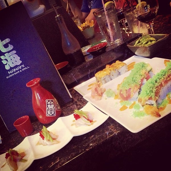 รูปภาพถ่ายที่ Nanami Sushi Bar &amp; Grill โดย Melissa H. เมื่อ 9/7/2013