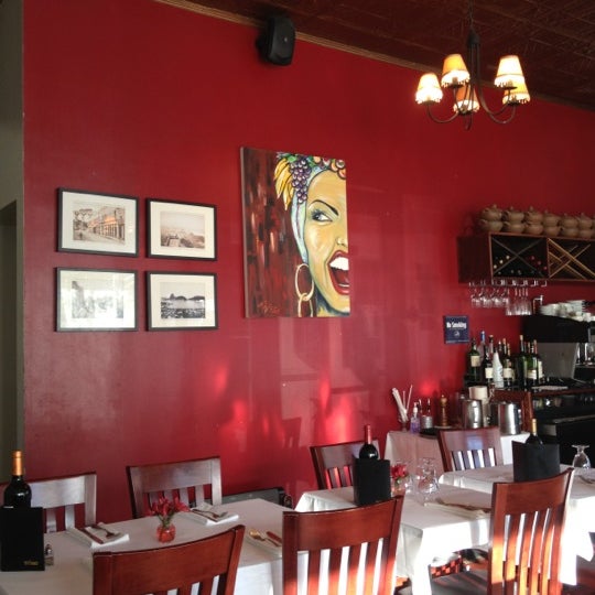 รูปภาพถ่ายที่ Malagueta Restaurant โดย Julieta F. เมื่อ 11/9/2012