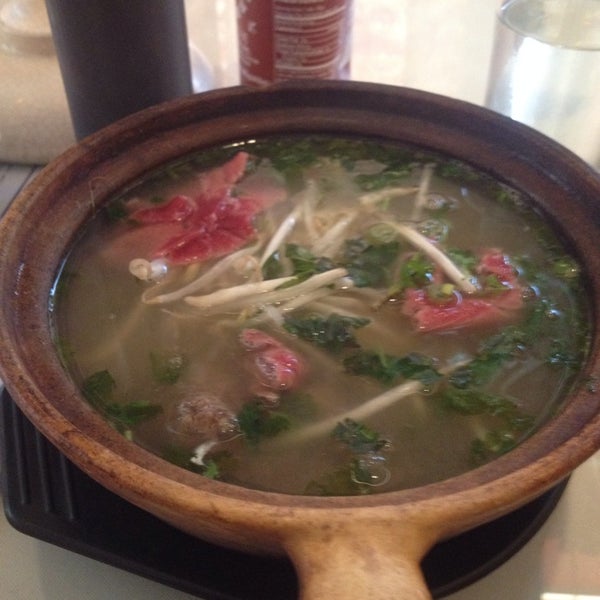 5/12/2014 tarihinde Annie E.ziyaretçi tarafından Sun Cuisines'de çekilen fotoğraf