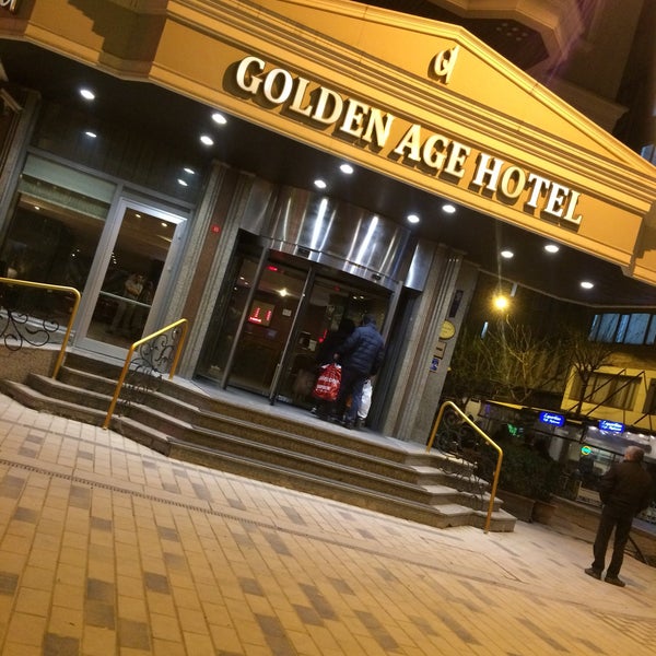 Foto tirada no(a) Golden Age Hotel por Şevval Ş. em 3/27/2017