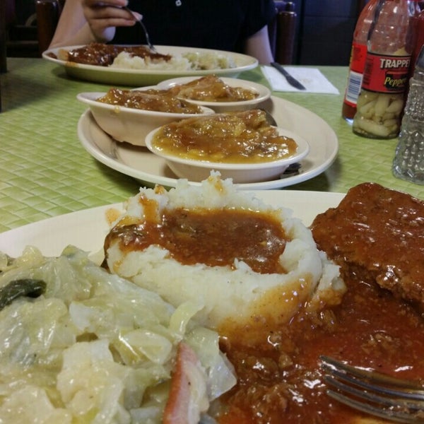 Shannon's Cafe' American Restaurant in Bryan