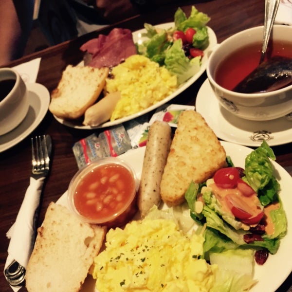 Photos at The Coffee Bean & Tea Leaf Café in Tampines