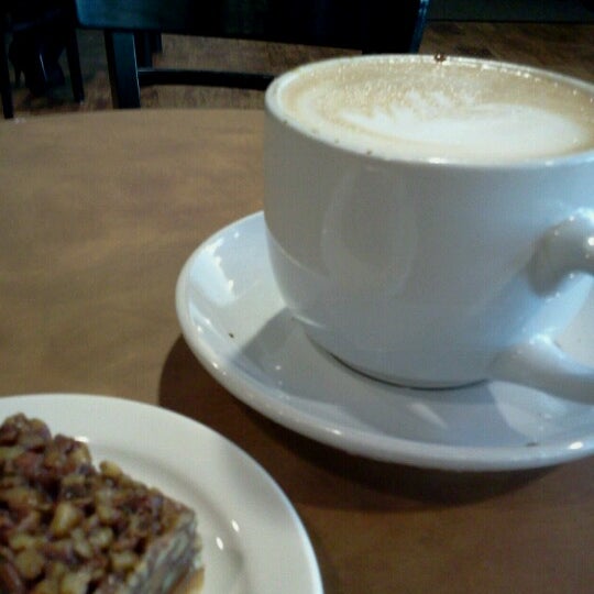 1/26/2013 tarihinde Molly H.ziyaretçi tarafından Overflow Coffee Bar'de çekilen fotoğraf