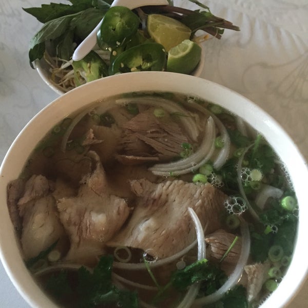 3/17/2015 tarihinde Thuy D.ziyaretçi tarafından Yura&#39;s Modern Asian Kitchen'de çekilen fotoğraf