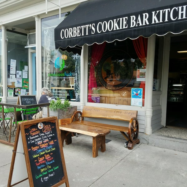 Foto tomada en Corbett&#39;s Cookie Bar Kitchen  por Melody d. el 9/23/2016