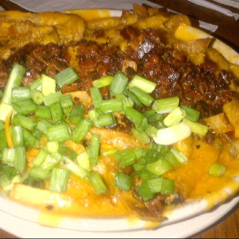 Photo taken at Snuffers by Laticia D. on 8/16/2014