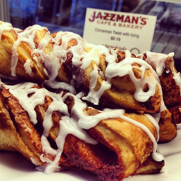 รูปภาพถ่ายที่ Jazzman&#39;s Cafe &amp; Bakery โดย UNH Dining เมื่อ 7/29/2013