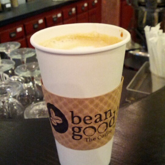 Photo taken at BeanGood: The Coffee Pub by Robert C. on 11/20/2012