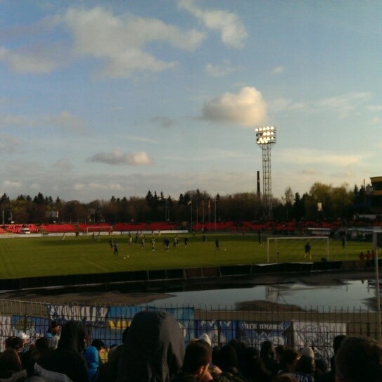 Стадион Авангард Крутинка