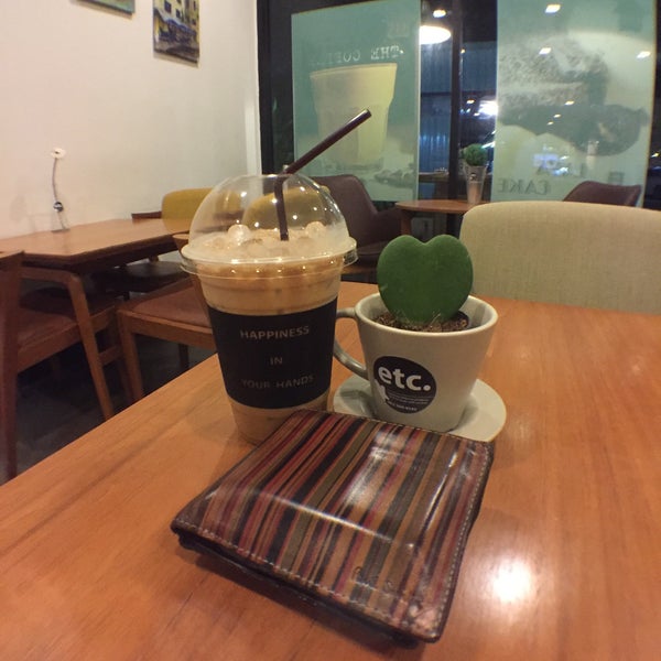 Photo taken at ETC. Cafe - Eatery Trendy Chill by Sa N. on 12/4/2015