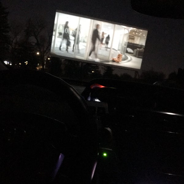 Photo taken at West Wind Sacramento 6 Drive-In by Nazar B. on 1/12/2020