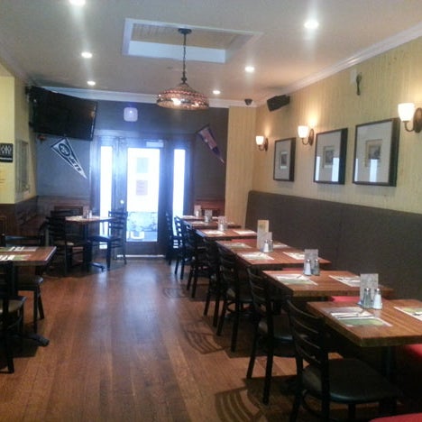 Foto tomada en Maggie Reilly&#39;s Pub &amp; Restaurant  por Maggie Reilly&#39;s Pub &amp; Restaurant el 5/11/2014