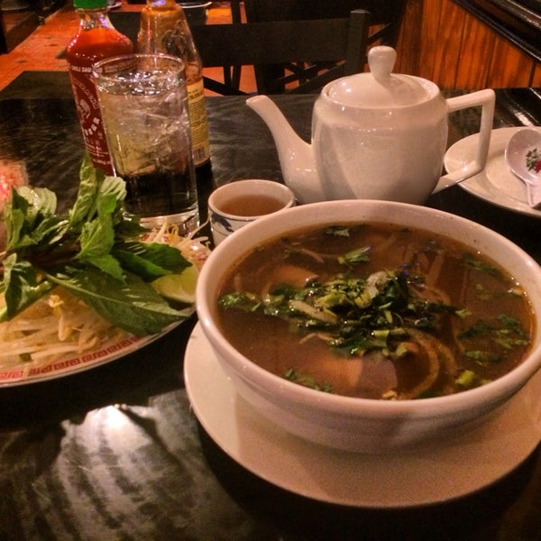 12/12/2013 tarihinde Jerry C.ziyaretçi tarafından Cafe Hoang'de çekilen fotoğraf