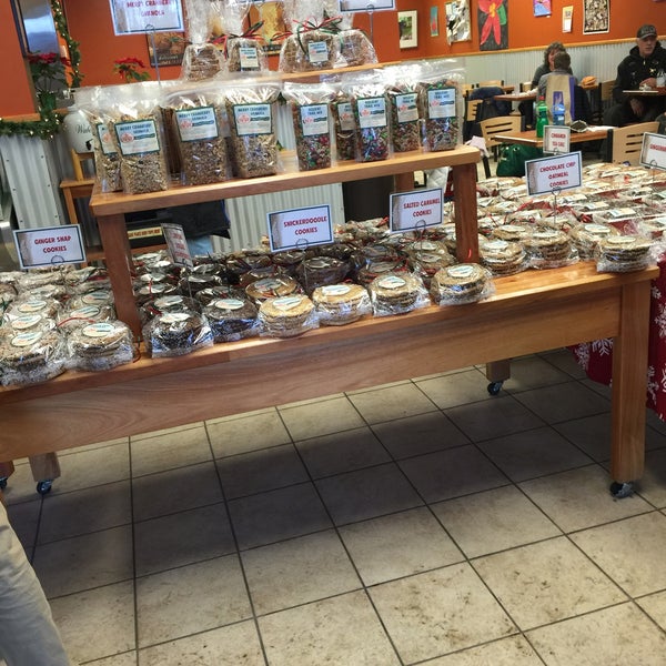 Photo taken at Great Harvest Bread Co. by Patricia H. on 12/18/2015