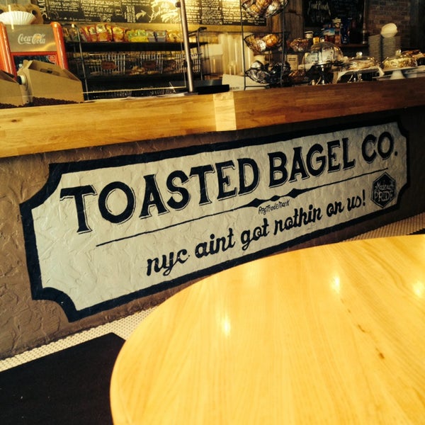 Photo taken at Toasted Bagelry &amp; Deli by 💫Coco on 9/16/2014