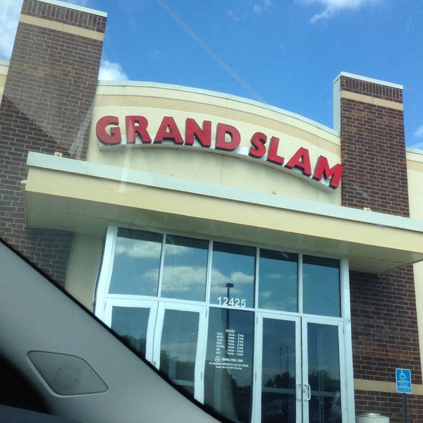 Снимок сделан в Grand Slam Sports &amp; Entertainment пользователем Gump 7/23/2015