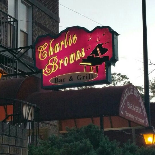 Photo taken at Charlie Brown&#39;s Bar &amp; Grill by a k on 8/28/2015