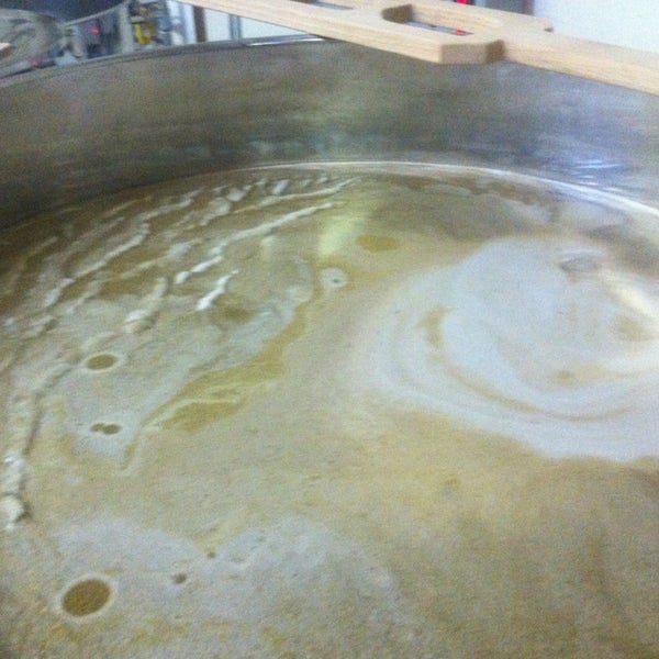 Foto tirada no(a) Arcana Brewing Company por Dawn M. em 12/22/2012