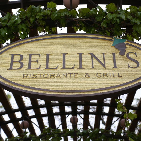 5/11/2014 tarihinde Bellini&#39;s Ristoranteziyaretçi tarafından Bellini&#39;s Ristorante'de çekilen fotoğraf