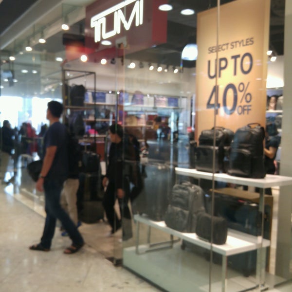 tumi outlet locations