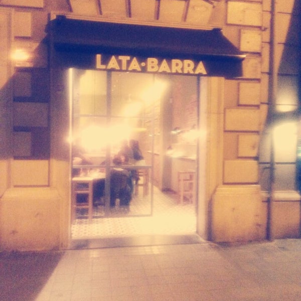 รูปภาพถ่ายที่ Lata-barra โดย Carmen d. เมื่อ 5/21/2014
