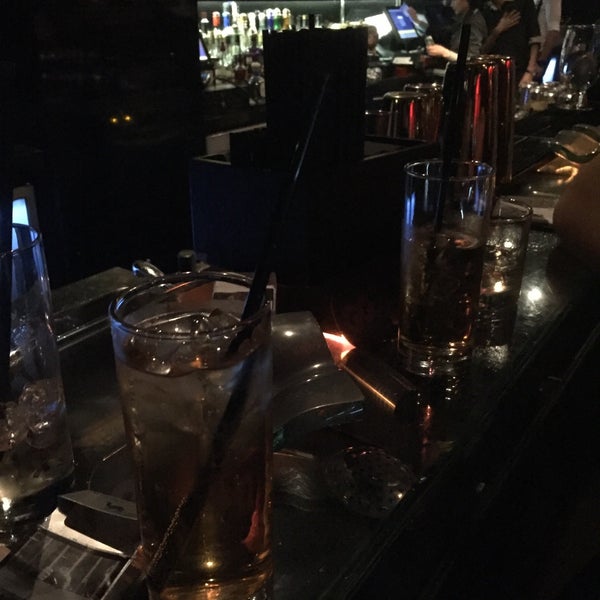 Foto tirada no(a) GQ Bar Dubai por -/!!👀$corpion-/👀!! em 12/10/2015