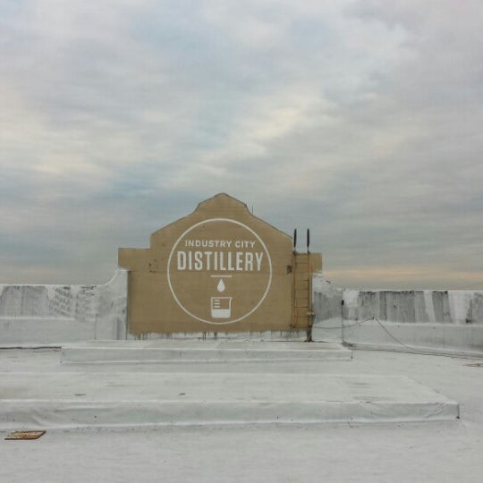 11/11/2013 tarihinde Richard F.ziyaretçi tarafından Industry City Distillery'de çekilen fotoğraf